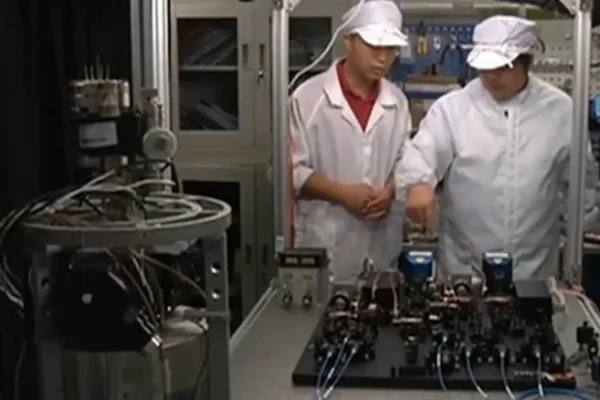 Chinese researchers working on an atomic clock