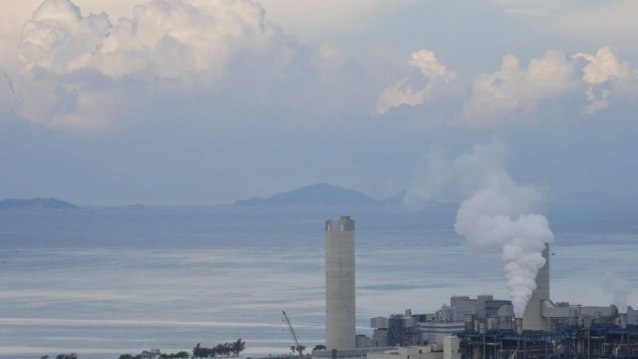 Probe launched after body of mainland Chinese woman found in sea off Lamma