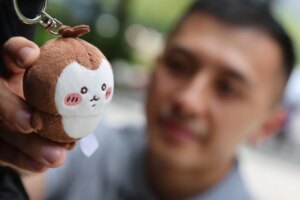 Hong Kong men turn to plush ‘bag charms’ for self-expression, comfort