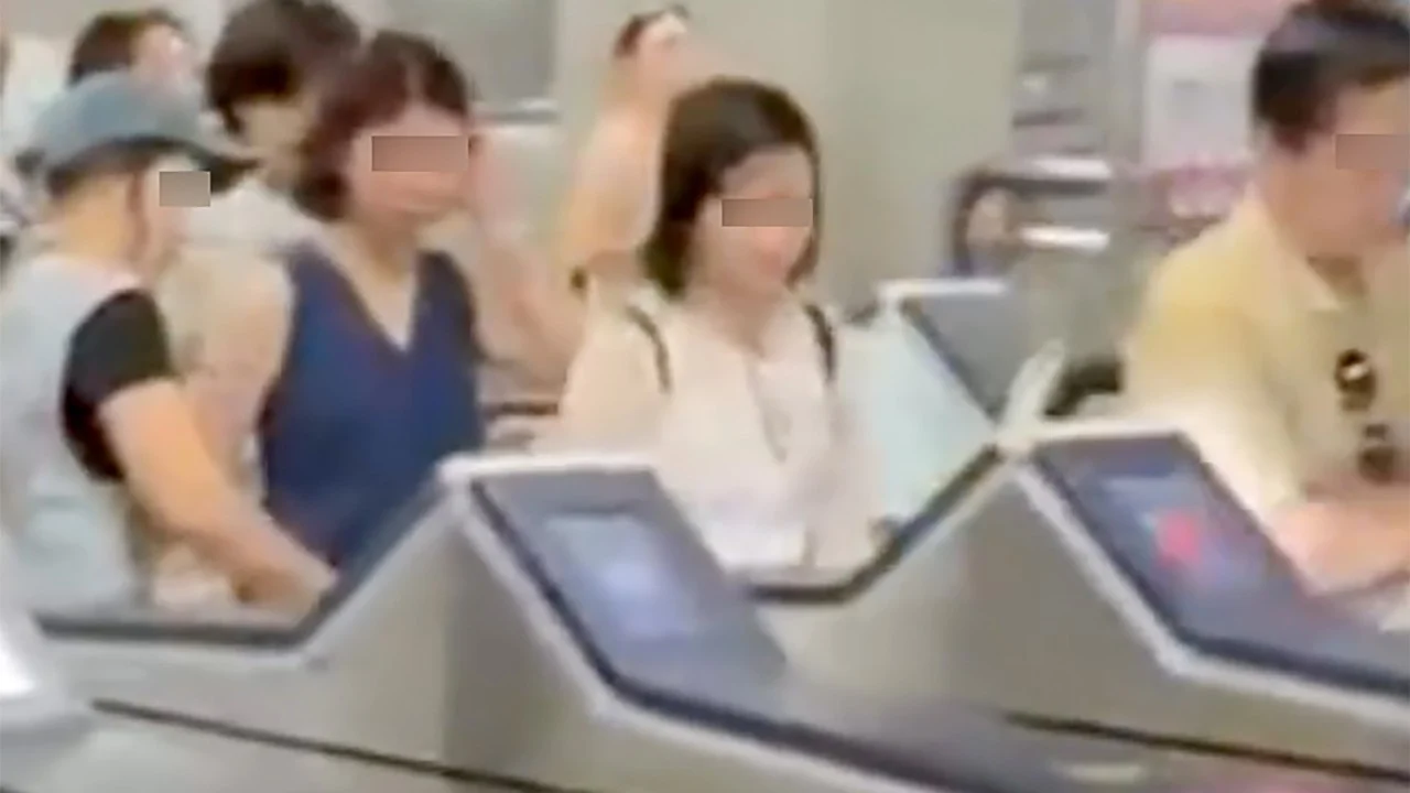 MTR Corp warns of prosecution as tour guide identified in fare evasion probe